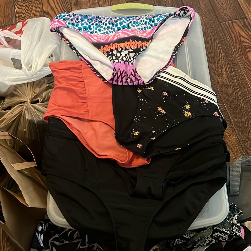 Lot of 5 bikini bottoms size large